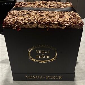 Venus Et Fleur Black and Gold Box with Roses